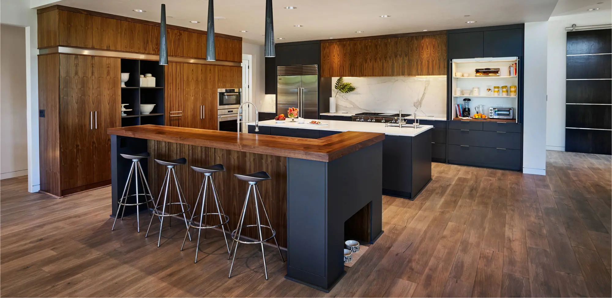 Cocinas integrales funcionales y modernas, con productos y servicios para carpintería en interiores.