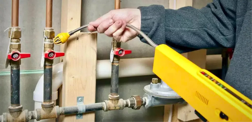 Detección y reparación de fugas en sistemas de plomería, soluciones eficaces para interiores.