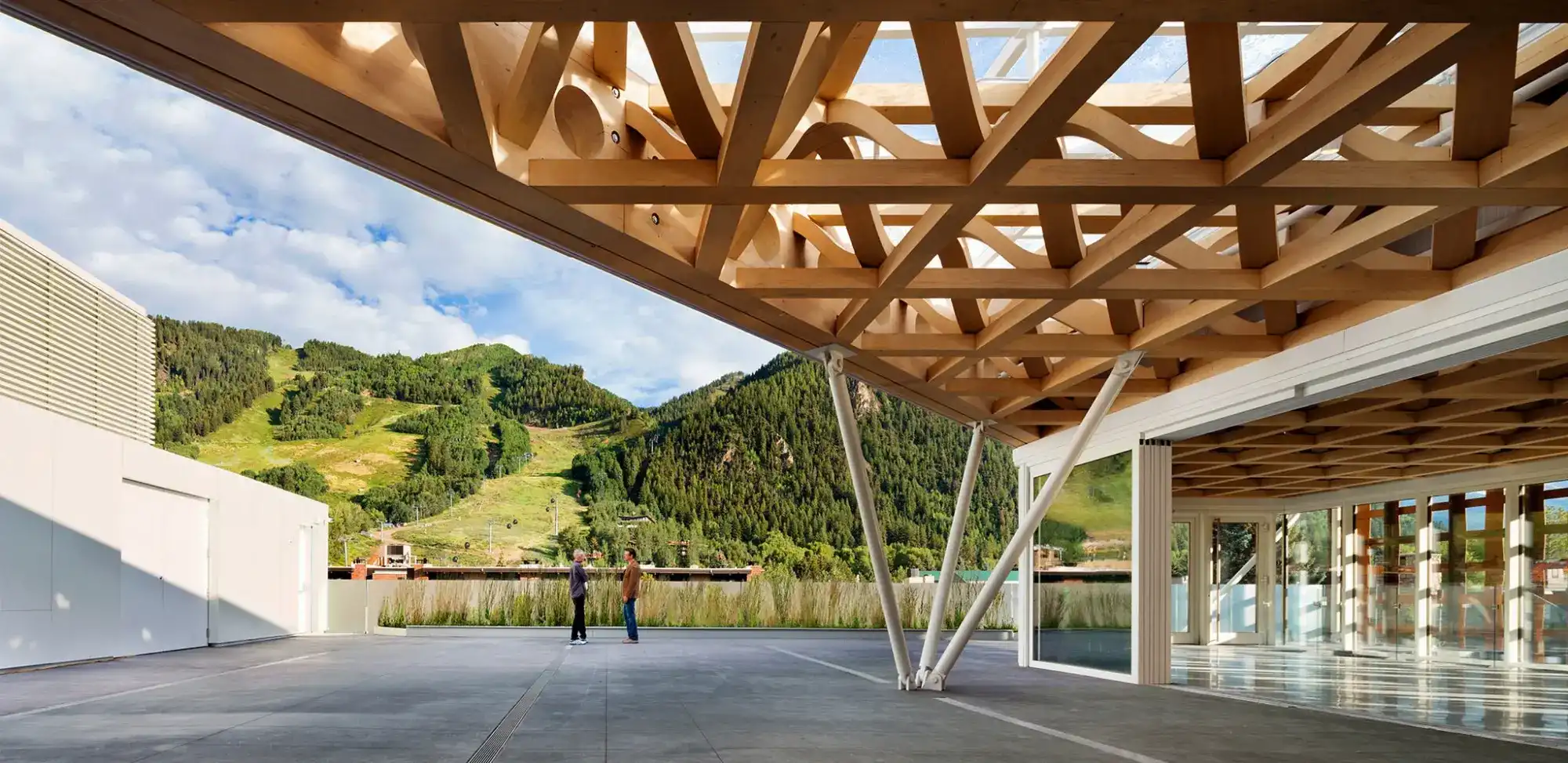 Diseño estructural en concreto, acero y madera con servicios de ingeniería civil para proyectos de construcción y ejecución