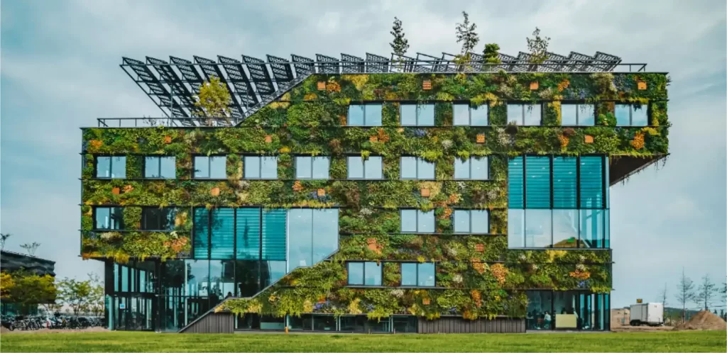 Jardines verticales en fachadas verdes, servicio de reparación y mantenimiento de fachadas exteriores.