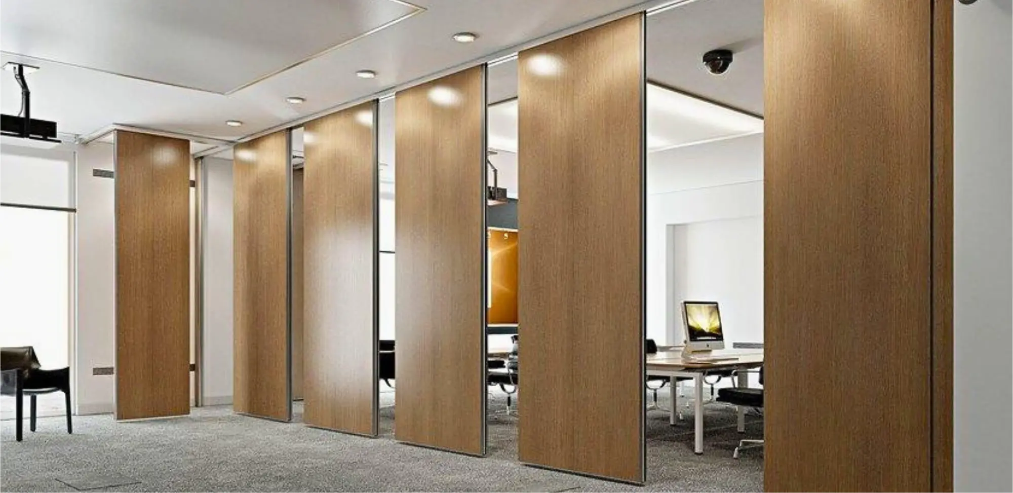 Paneles móviles modulares para paredes interiores, soluciones flexibles para espacios versátiles, en productos para paredes.
