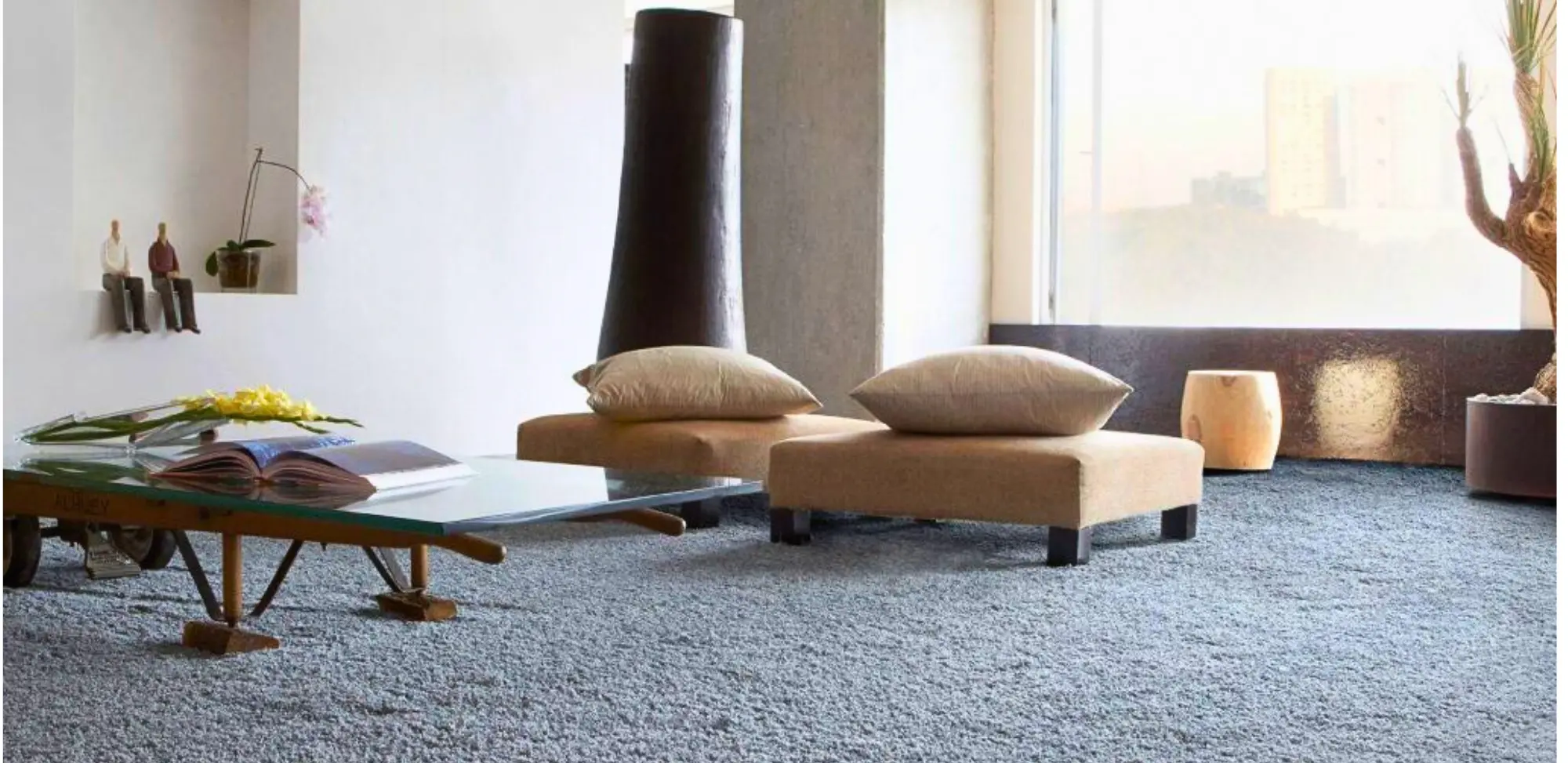 Piso alfombra rollo para interiores, con diseño suave y cómodo, ideal dentro de nuestros productos y servicios para pisos.