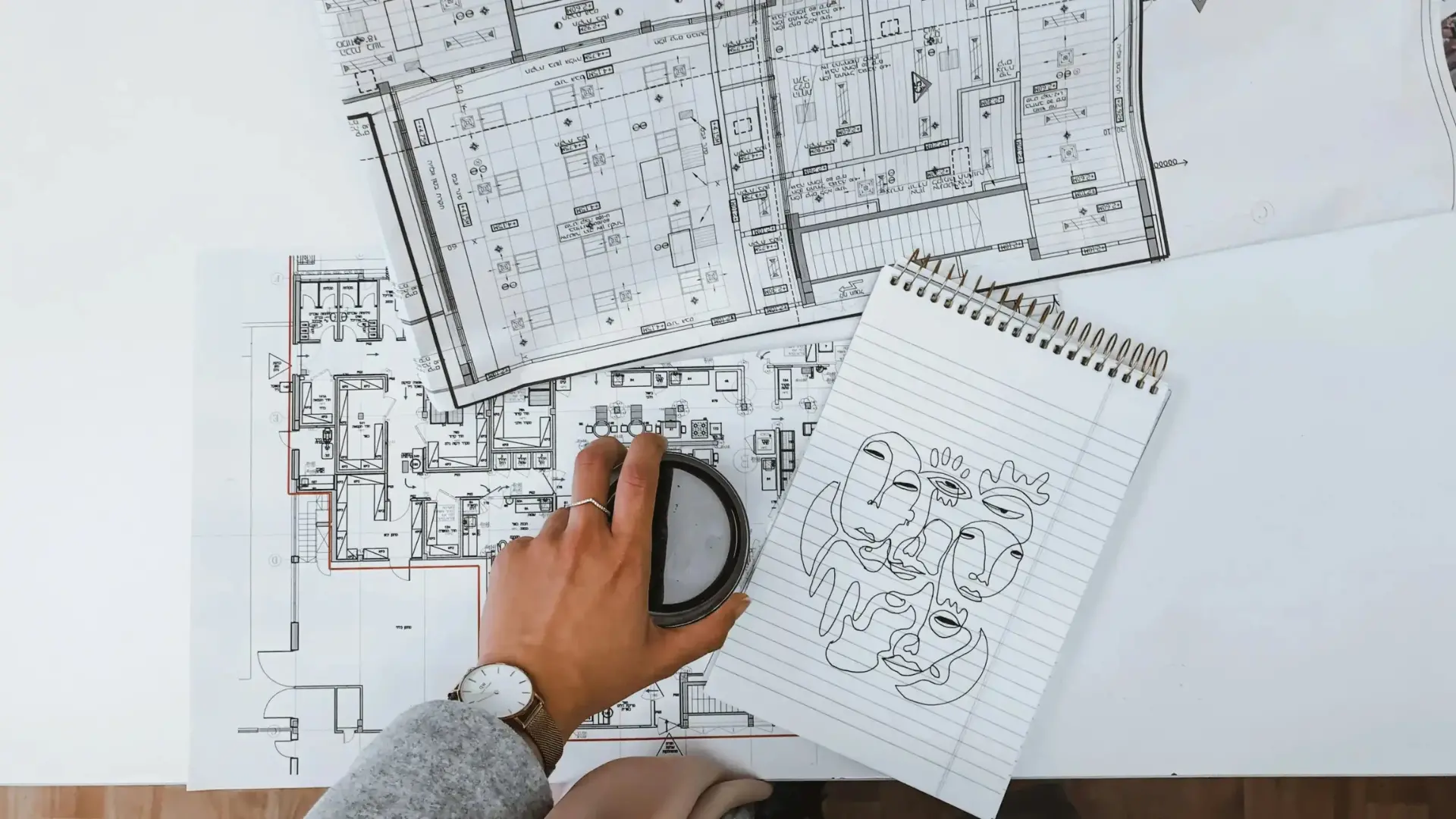 Proyectos de construcción y diseño estructural con servicios de ingeniería civil para proyectos residenciales y comerciales.