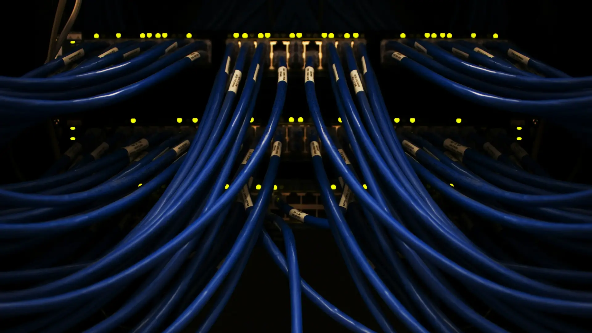 Instalación y mantenimiento de sistemas eléctricos, con productos y servicios eléctricos eficientes para todo tipo de proyecto.