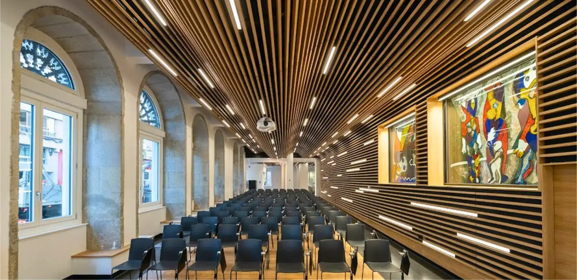 Techo falso decorativo para interiores, ideal para embellecer espacios con nuestras soluciones de alta calidad para techos
